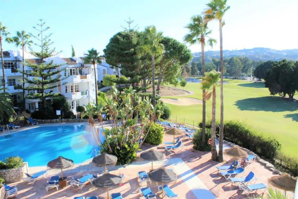 Stylish One Bed Apartment At Matchroom Country Club Fuengirola Exterior foto