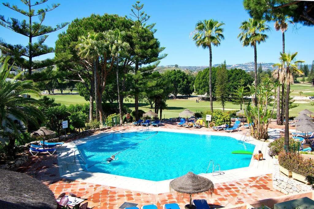 Stylish One Bed Apartment At Matchroom Country Club Fuengirola Exterior foto